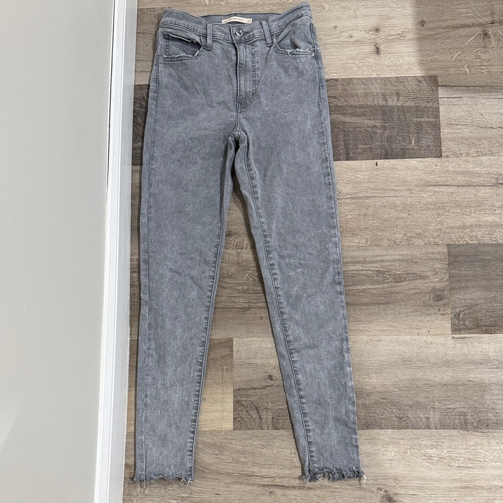 Women's Gray Levi’s Jeans